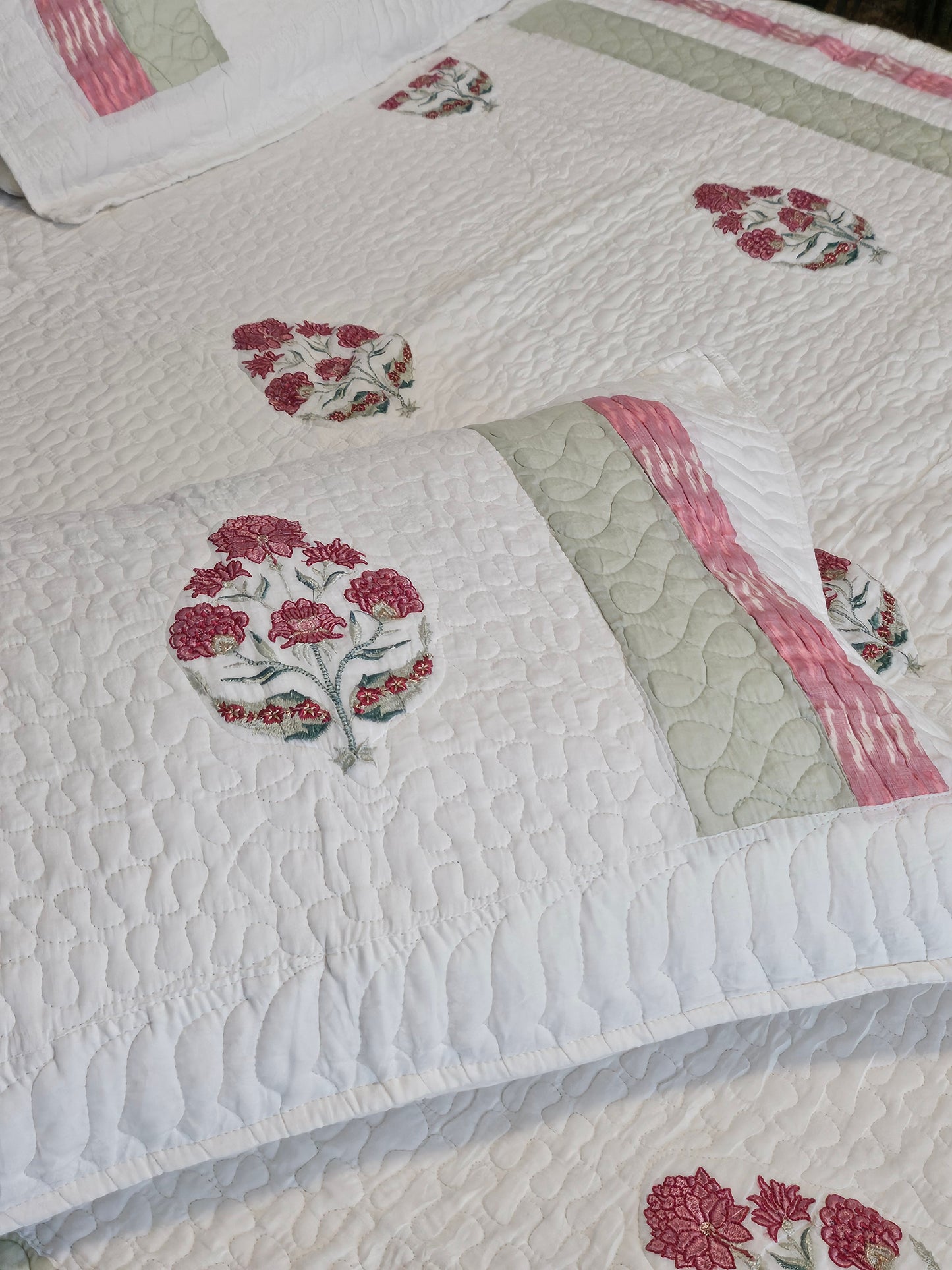 Blossom Grove - LuxuryTouch Quilted Bedspread