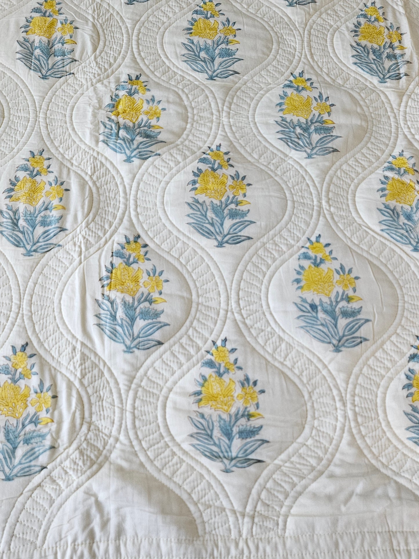 Golden Bloom - LuxuryTouch Quilted Bedspread