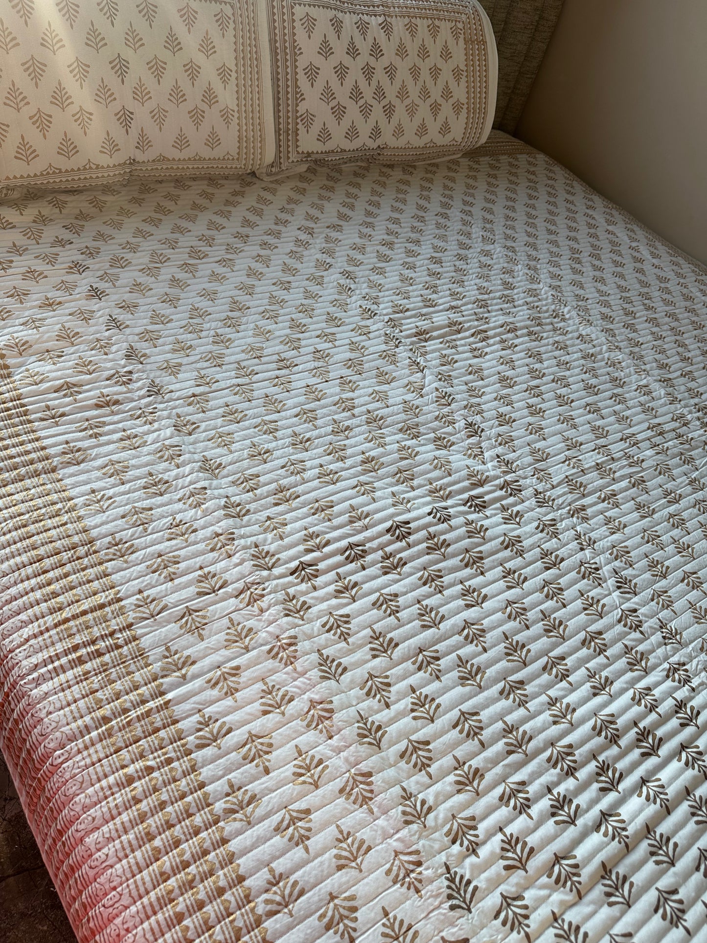 Golden Foliage Whisper - LuxuryTouch Quilted Bedspread