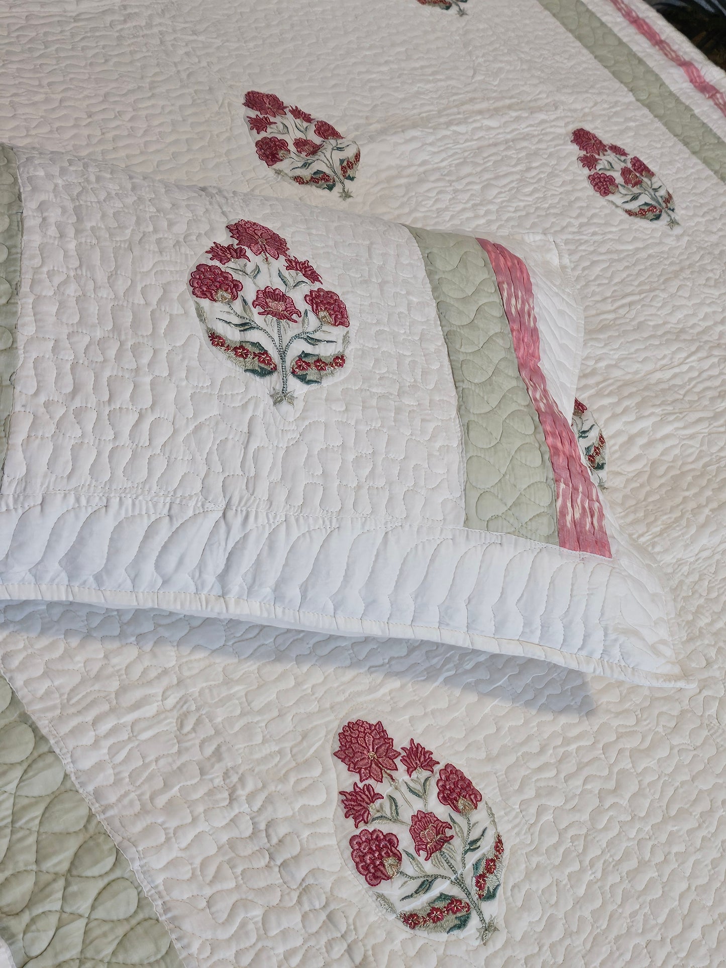 Blossom Grove - LuxuryTouch Quilted Bedspread