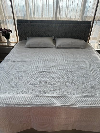 Serene Haven - LuxuryTouch Quilted Bedspread